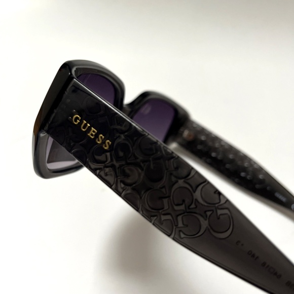 GUESS Butterfly Sunglasses GO00047 Acetate Gray Embossed Logo Black Lens
